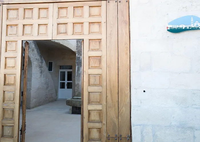 Guest house Giardini Di Pietra 4*